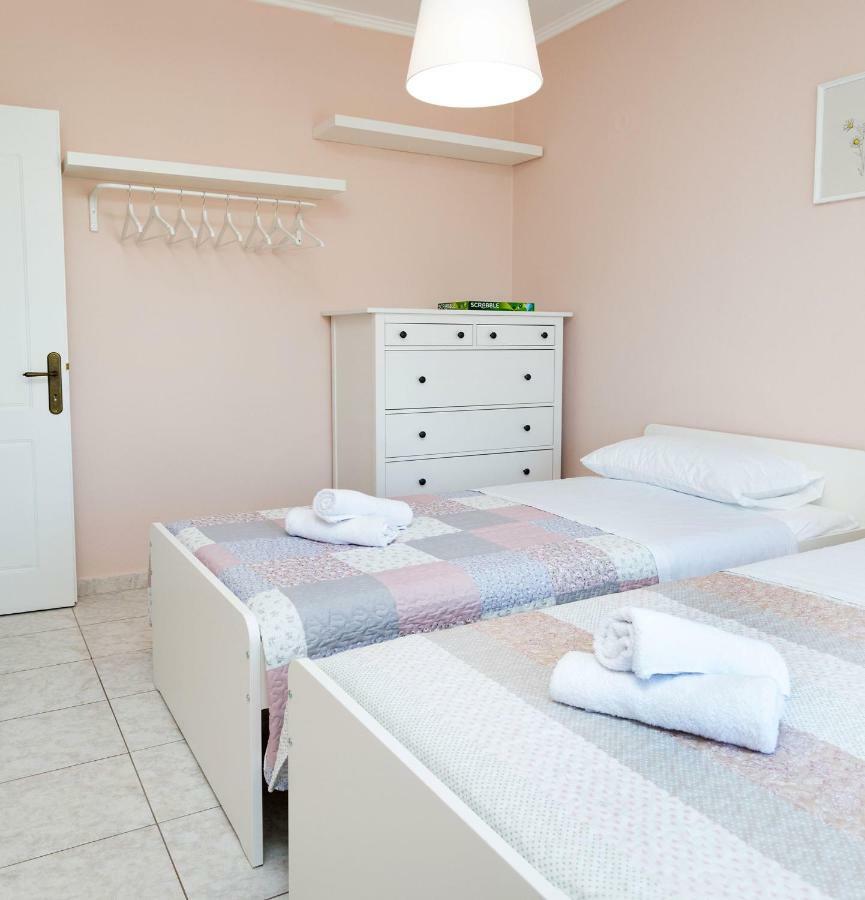 Casa Di Emma Lejlighed Néa Péramos Eksteriør billede